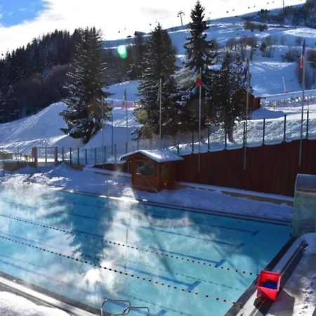 Lumineux Au Centre Avec Balcon Et Piscine - Fr-1-267-223 شقة *