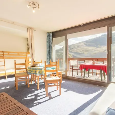 Lumineux Au Centre Avec Balcon Et Piscine - Fr-1-267-223 Le Corbier